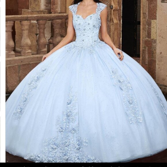 NWT Light blue Quinceanera gown size 12 - Picture 1 of 9